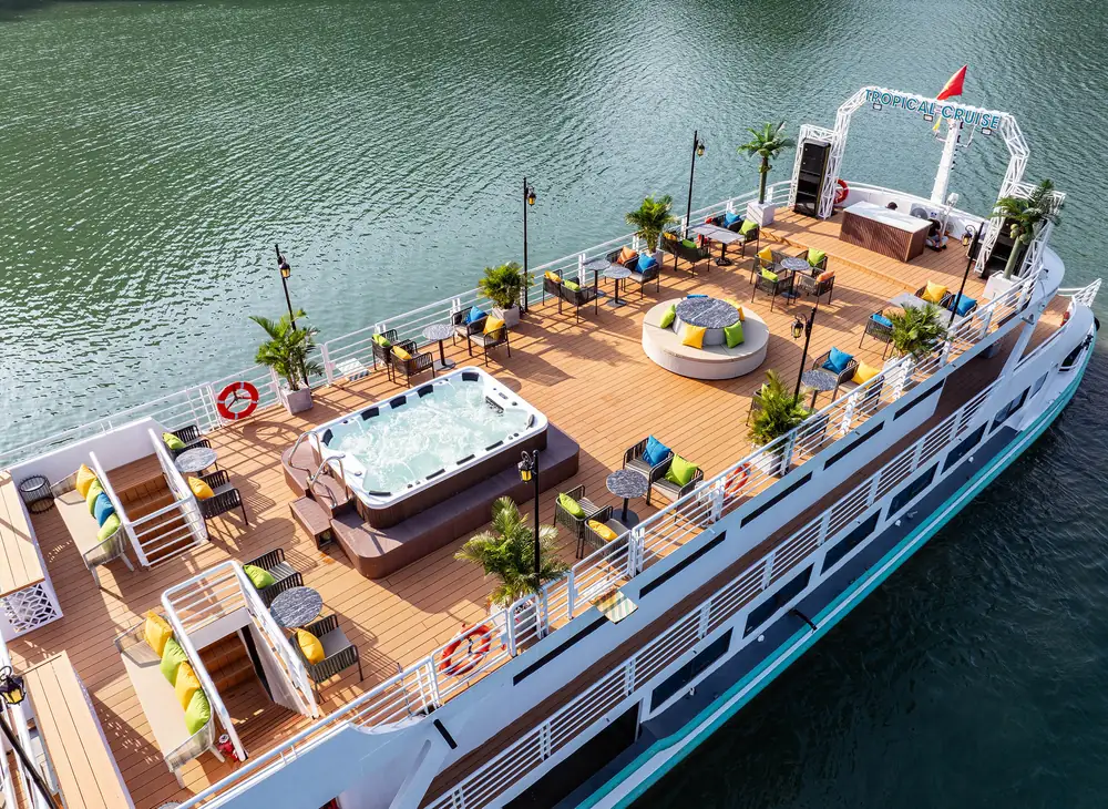 Tropical Cruise sundeck Jacuzzi and lounge deck, aerial view