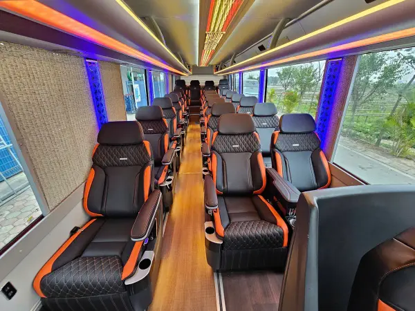 Reclining 22-seat limousine seats with armrests and cup holders