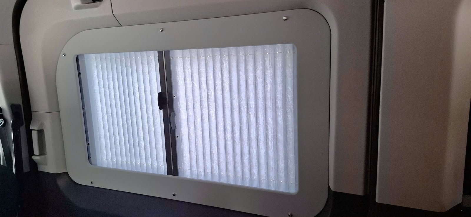 16 Ford van window detail