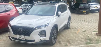 Private 7-seater car side view