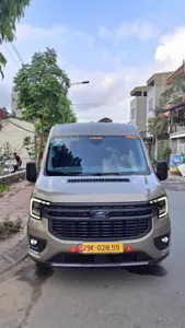 16 Ford van, front view
