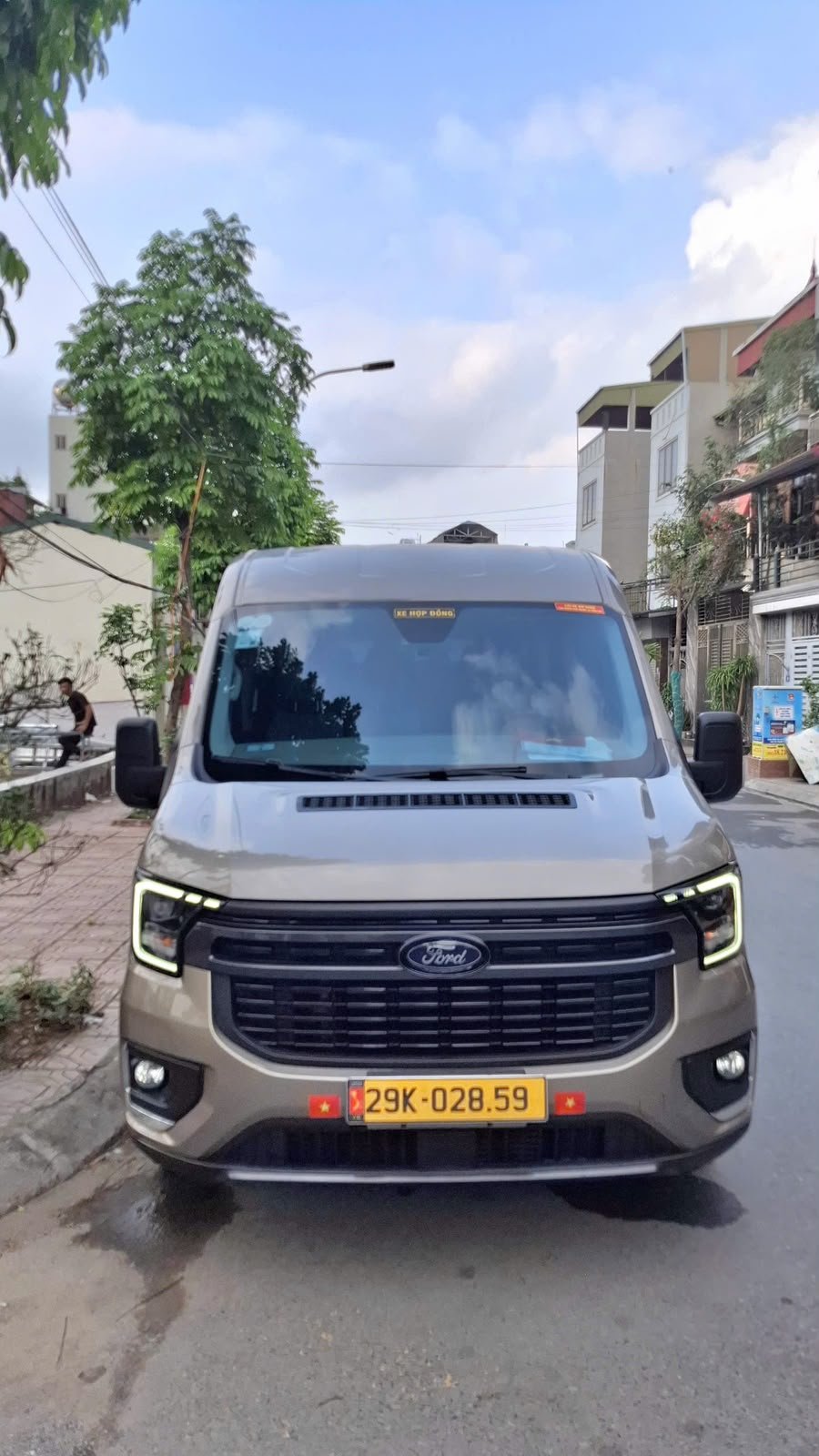 16 Ford van, front view