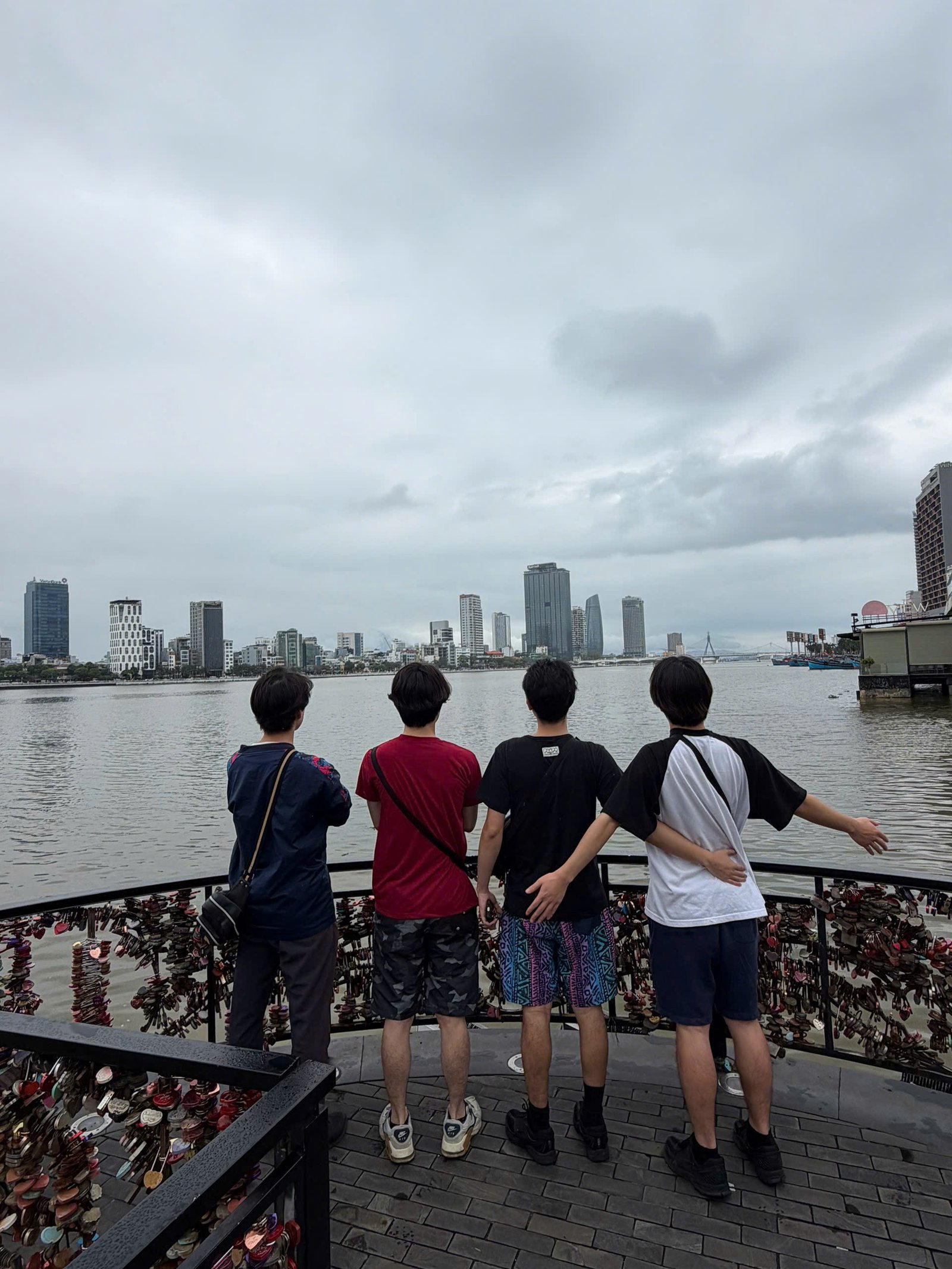 Đ&agrave; Nẵng riverside skyline