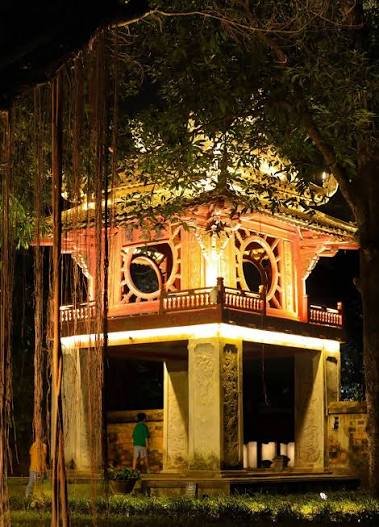Illuminated pavilion at Văn Miếu &ndash; Quốc Tử Gi&aacute;m at night
