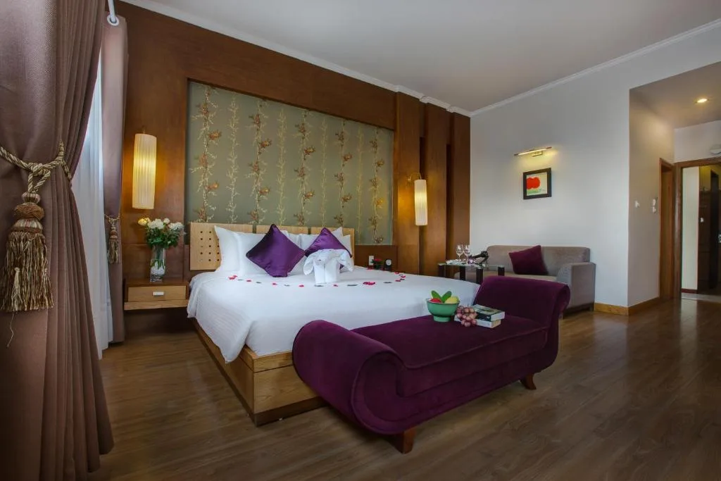 Executive Suite from the side, showing the sofa, the wall lamps and the doorway through