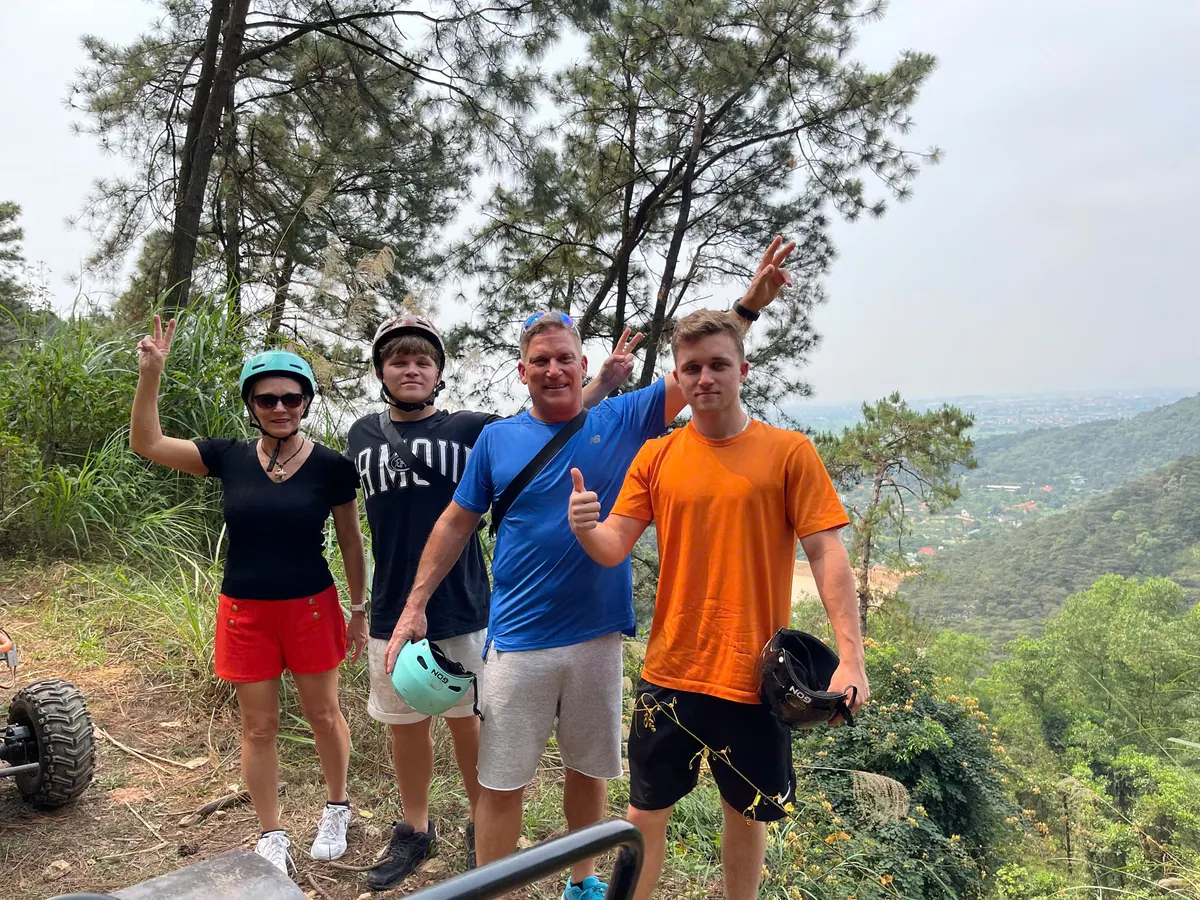 Aventura de quad todoterreno y kayak cerca de Hanoi