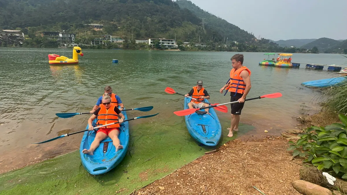 Aventura de quad todoterreno y kayak cerca de Hanoi